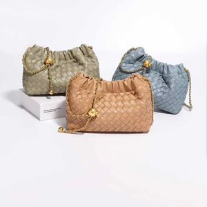 Sac à bandoulière tissé en PU doré pour femme, style nuage froissé fait main, nouveau modèle tendance et portable - Product Image 3