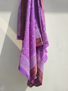Fournisseur en gros de sarongs, paréos et foulards légers et élégants pour femmes, imprimés à la main sur blocs de bois avec bordure Zari, vêtements de plage - Product Image 5