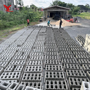 เครื่องผลิตอิฐบล็อกกลวงคอนกรีตซีเมนต์ประสาน QMJ4-35C - Product Image 4