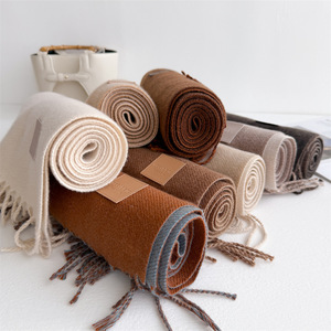 Chales <span class=keywords><strong>de</strong></span> Cachemira con Borlas <span class=keywords><strong>de</strong></span> Mezcla <span class=keywords><strong>de</strong></span> Lana, Diseño para Parejas, Cálidos, <span class=keywords><strong>de</strong></span> Doble Cara y Bicolor, para Otoño Invierno 2026, Ideales para el Moda Urbana - Product Image 1