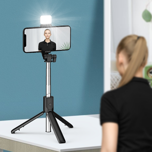 R1S Disparo Horizontal y Vertical Mini Selfie Stick portátil R1S con rotación de <span class=keywords><strong>360</strong></span> <span class=keywords><strong>grados</strong></span> Luz de relleno Trípode de soporte de teléfono plegable - Product Image 3