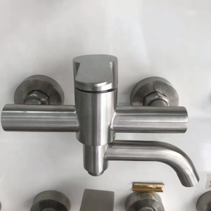 <span class=keywords><strong>Robinet</strong></span> <span class=keywords><strong>d</strong></span>'<span class=keywords><strong>arrosage</strong></span> mural en satin avec bec rotatif SUS 304 mitigeur de douche en acier inoxydable à motif de jet <span class=keywords><strong>robinet</strong></span> de baignoire - Product Image 6