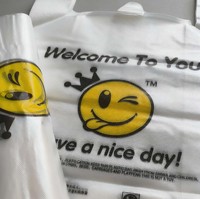 Groothandel op maat gemaakte HDPE LDPE plastic T-shirt vest boodschappentassen voor bedrijven, supermarkten, levensmiddelenwinkels, retail, met logo.