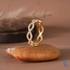 Elegante Anillo de Eternidad con Encaje Infinito y Diamantes Pavé en Oro Amarillo Sólido de 14K, Anillo de Boda para Mujer, Joyería Fina Personalizada - Product Image 2