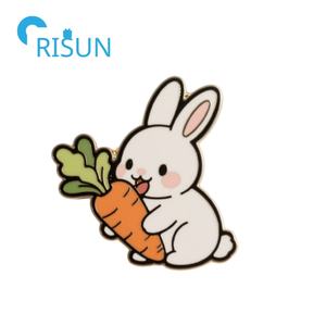 Spilla in Metallo a Forma di Carota Cartoon Bodybuilding, Spilla Personalizzata a Forma di Carota e Ravanello, Distintivo Smaltato a Forma di Coniglio e Carota - Product Image 4