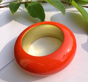 Bracelet en corne de buffle polie artisanal de luxe, écologique, durable, bijou ethnique tendance - Product Image 1