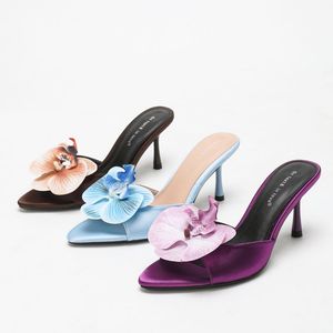 Sandales d'été de luxe pour femme, style mode extérieur, avec fleurs et talons chaton - Product Image 1