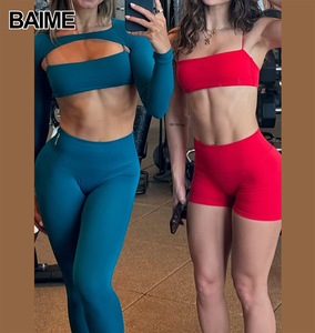 Nuevos Conjuntos Deportivos de Gimnasio y Fitness para Mujer 2025 de Alta Elasticidad sin Costuras de 4 Piezas con Sujetador de Tiras, Shorts Scrunch y Top Corto tipo Torera - Product Image 2