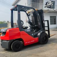 Chariot élévateur Toyota 8FD30 d'occasion en stock, moteur 1DZ-II d'origine pour la manutention de marchandises lourdes en usine et au port, prix bas