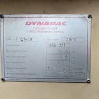 Machine à poser l'asphalte sur roues Dynapac F161-8W d'occasion avec système hydraulique stable