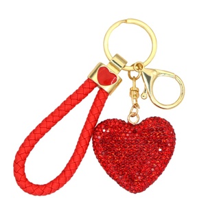 Portachiavi a Forma <span class=keywords><strong>di</strong></span> Cuore Bifacciale in Lega <span class=keywords><strong>di</strong></span> Zinco con Strass e Cinturino in Pelle, <span class=keywords><strong>Regalo</strong></span> per Coppie, Ciondolo per Zaino da Donna - Product Image 5