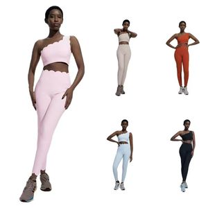 Short de sport taille haute léger et confortable avec logo personnalisé imprimé, tenue de yoga dos nu - Product Image 1