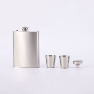 Juego de Regalo de Petaca Portátil de Acero Inoxidable 201 de 8 oz para Whisky y Licores con 2 Vasos y Embudo - Product Image 5