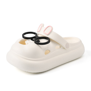 Lindas sandalias Crocs para mujer con suela gruesa que aumentan la altura, transpirables, para exteriores, antideslizantes, cómodas, informales, con dibujos animados, para la playa - Product Image 5