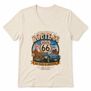 Maglietta con scollo a V Route 66 Retro Road Trip |   Design Panoramico per Auto d'Epoca - Product Image 1