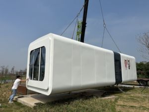 Design impermeabile con serbatoio d'acqua che mantiene le persone calde e asciutte dopo gli uragani - Product Image 2