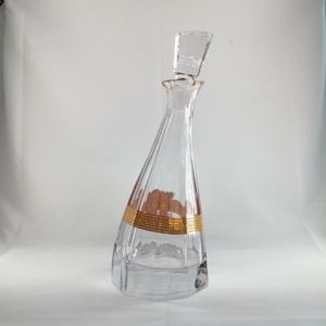 Decantador de Vidrio Cónico con Patrón Griego Dorado, Lujoso y Vintage, para Brandy, Vino y Banquetes Reales - Product Image 3