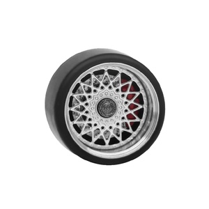 Ruedas de coche de plástico fundido a presión a escala 1/64 de alta calidad con pinzas de freno para kits de herramientas de construcción de modelos - Product Image 4