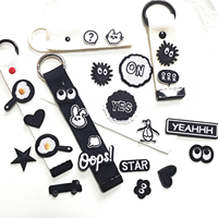 Patchs thermocollants brodés noirs et blancs, motifs lettres, animaux, cœurs, étoiles, pour porte-clés, vêtements et loisirs créatifs DIY