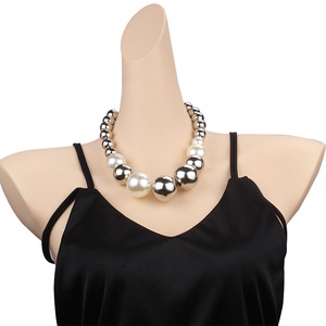 Collar de Perlas de Imitación con Cuentas Minimalistas Estilo Europeo Americano, Cadena para Clavícula, Joyería de Alta Gama para Fiestas - Product Image 1