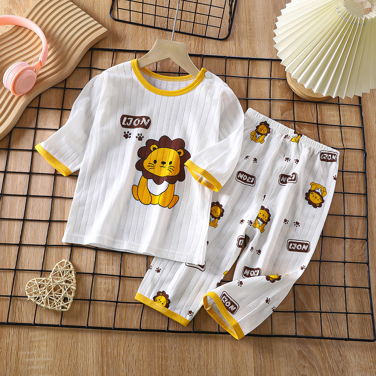 Three-quarter sleeve-z13-large lion head
