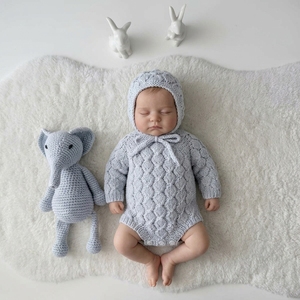 Ensemble barboteuse et <span class=keywords><strong>bonnet</strong></span> en coton tricoté texturé motif losanges pour bébés garçons, tenue nouveau-né avec <span class=keywords><strong>bonnet</strong></span> à nouer, Chine, délai d'échantillon de 7 jours - Product Image 4