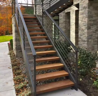 Escalier extérieur en teck durable, résistant aux intempéries, avec cadre galvanisé, pour villa en bord de mer