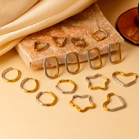 Anting Hoop Minimalis Permukaan Halus Kombinasi Warna Dua Nada Lapis Emas 18k Baja Tahan Karat Berbagai Anting Geometris