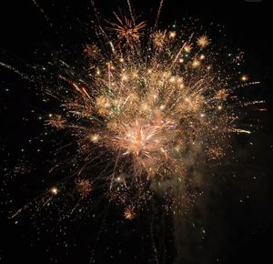 Fuegos Artificiales Publicitarios Personalizables Marca VI, Efectos de Chispas Multicolor, Carcasas de Exhibición para Espectáculos Aéreos, Aniversarios - Product Image 4