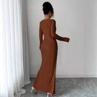 Robe longue côtelée pour femme - Robe moulante élégante à manches longues avec fente latérale et détail noué, col irrégulier tendance