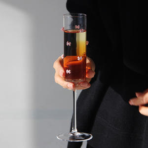 Verres à cocktail en verre à champagne papillon rose avec décoration d'arc rose pour flûte en verre à vin de mariage - Product Image 2