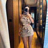 Nouvelle collection 2025 – Robe de bain tendance à col halter avec fleurs 3D ajourées, idéale pour les vacances à la plage, sexy, dos nu, en tricot, maillot de bain, tenue de plage