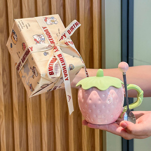 Caneca de Cerâmica Criativa Moderna em Forma de Morango 3D com Tampa |   Caneca de Café com Design de Frutas Fofas para Casa e Presentes para Meninas - Product Image 5