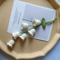Kleine Lilie Niedliche Auto-Accessoires für Frauen Handgestrickte Häkelblume Autospiegel-Deko Dekorationen Auto-Hängeornament