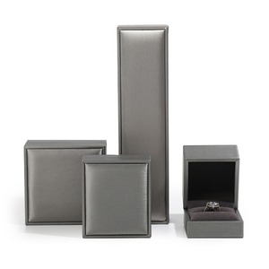 Caja de Regalo de Joyería para Anillo de Compromiso Moderna de Satén y Cuero PU con Logotipo Personalizado, Color y Tamaño Personalizables para el Día de San Valentín - Product Image 5