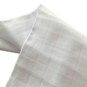 En gros Tissu en mousseline de coton de bambou biologique tissé double gaze imprimé léger pour couvertures d'emmaillotage pour bébé, couches et vêtements de nuit - Product Image 3