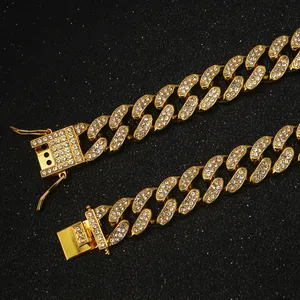 Köpekler kediler için lüks elmas küba yaka güvenli toka ile zarif <span class=keywords><strong>Metal</strong></span> Pet zincir basit tasarım Pet takı aksesuarları - Product Image 3