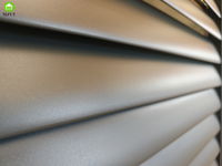 Panneaux de clôture à persiennes en aluminium au design moderne Revêtement en poudre Clôture de jardin sans creusement en métal Service de modélisation 3D en alliage d'aluminium