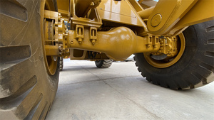 รถตักล้อยาง CAT966L มือสอง ยี่ห้อแคตเตอร์พิลลาร์ สำหรับงานก่อสร้างอาคาร - Product Image 4