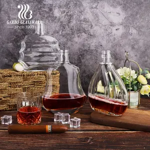 700ml Haute Qualité Forme Irrégulière Espace Whisky Bouteille De Luxe En Verre Bouteille De Vin Boire Liqueur Whisky Décanteur En Verre Clair