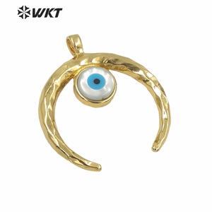 Colgante de media luna de ojo grande de WT-P1115, colgante de cuerno de bisel dorado de moda, colgante de ojo de concha para diseño de joyería - Product Image 1