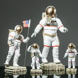 簡単に照らされた彫刻、フルカラーの旗で樹脂宇宙飛行士をデザインする