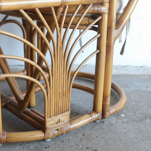 Vente en gros Table de bistrot en rotin vintage avec chaises cachées Table et chaises en rotin en osier du Vietnam - Product Image 1