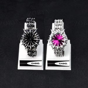 Montre pour homme de style gothique, personnalisée de luxe, avec mouvement à quartz, en acier inoxydable, cristal saphir, sertie de moissanite numérique CZ, inspirée de la mode Y2K - Product Image 6