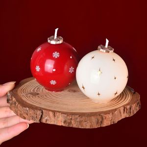 Velas Aromáticas con Forma de Bola de Navidad y Diseño de Copos de Nieve para Decoración de Mesa Navideña - Product Image 4