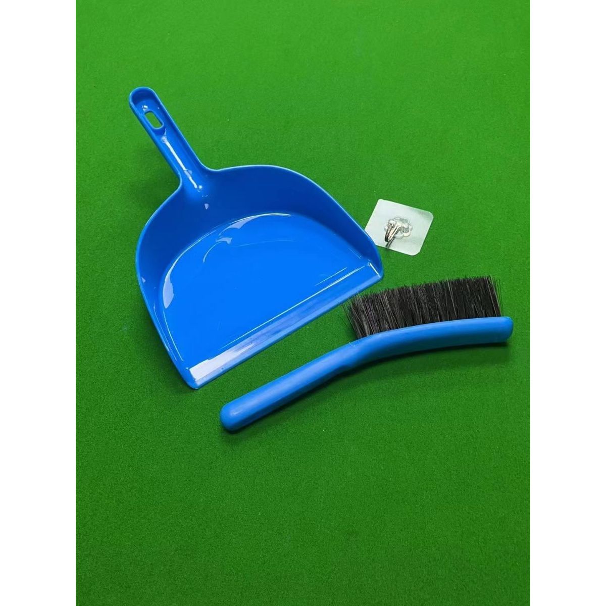 ไม้กวาดทำความสะอาดโต๊ะบิลเลียด