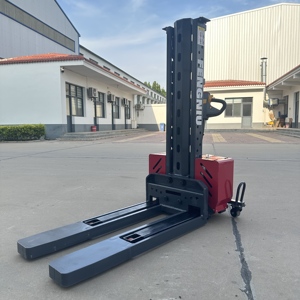 รถยกไฟฟ้าแบบนั่งขับ 3 ล้อ ยี่ห้อของเราเอง พร้อมการปรับแต่งที่แม่นยำสำหรับพื้นที่แคบ ใช้งานง่าย - Product Image 3