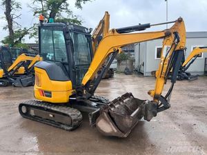 Mini-excavatrice hydraulique compacte 9027FZTS de 2,7 tonnes sur chenilles à rotation zéro en vente - Product Image 3