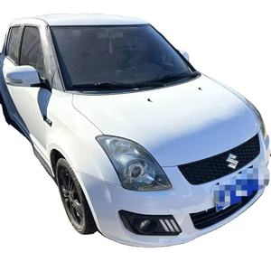 Bon prix pour Changan <span class=keywords><strong>Suzuki</strong></span> <span class=keywords><strong>Swift</strong></span> 2016 1.5L Automatic Fashion Cool Play Edition Voiture d'occasion Marchandises en stock Voiture au port - Product Image 1