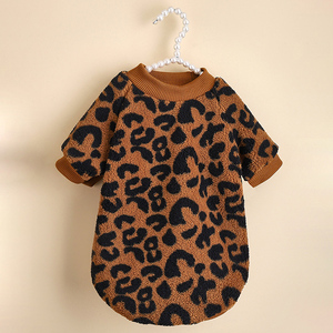Nuova felpa con cappuccio minimalista autunno e inverno Pet Leopard per cani e gatti - Product Image 2